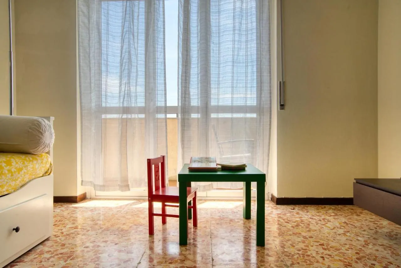 CaseOspitali - CASA LUCE a due passi dal SAN RAFFAELE - 1 bedroom e divano in soggiorno Vimodrone